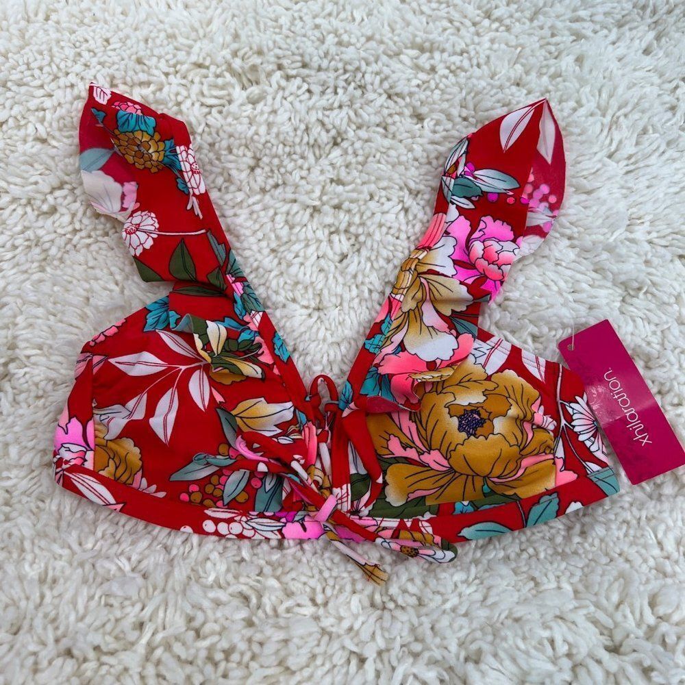 NWT Bathing suit top woman’s size Small